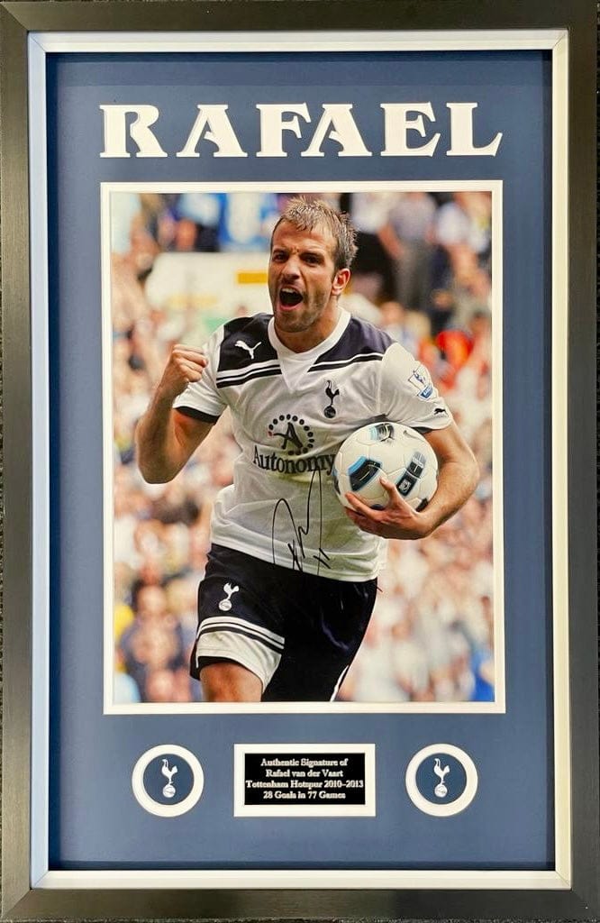 Rafael Van Der Vaart Signed Display